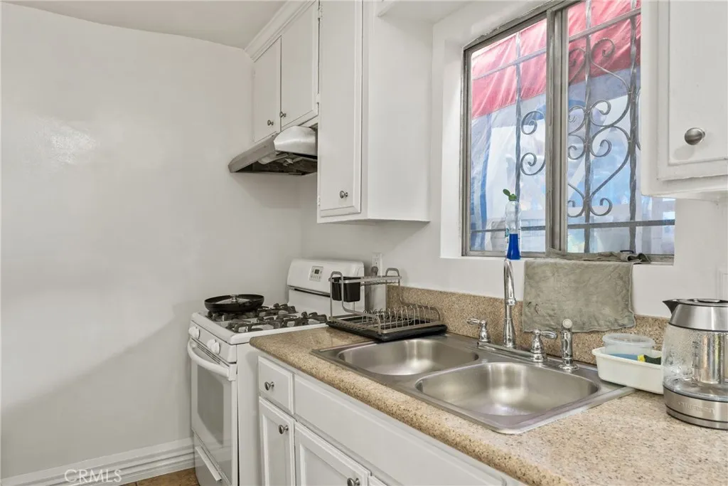 6118 S Main, Los Angeles, California 90003 home-pic-20